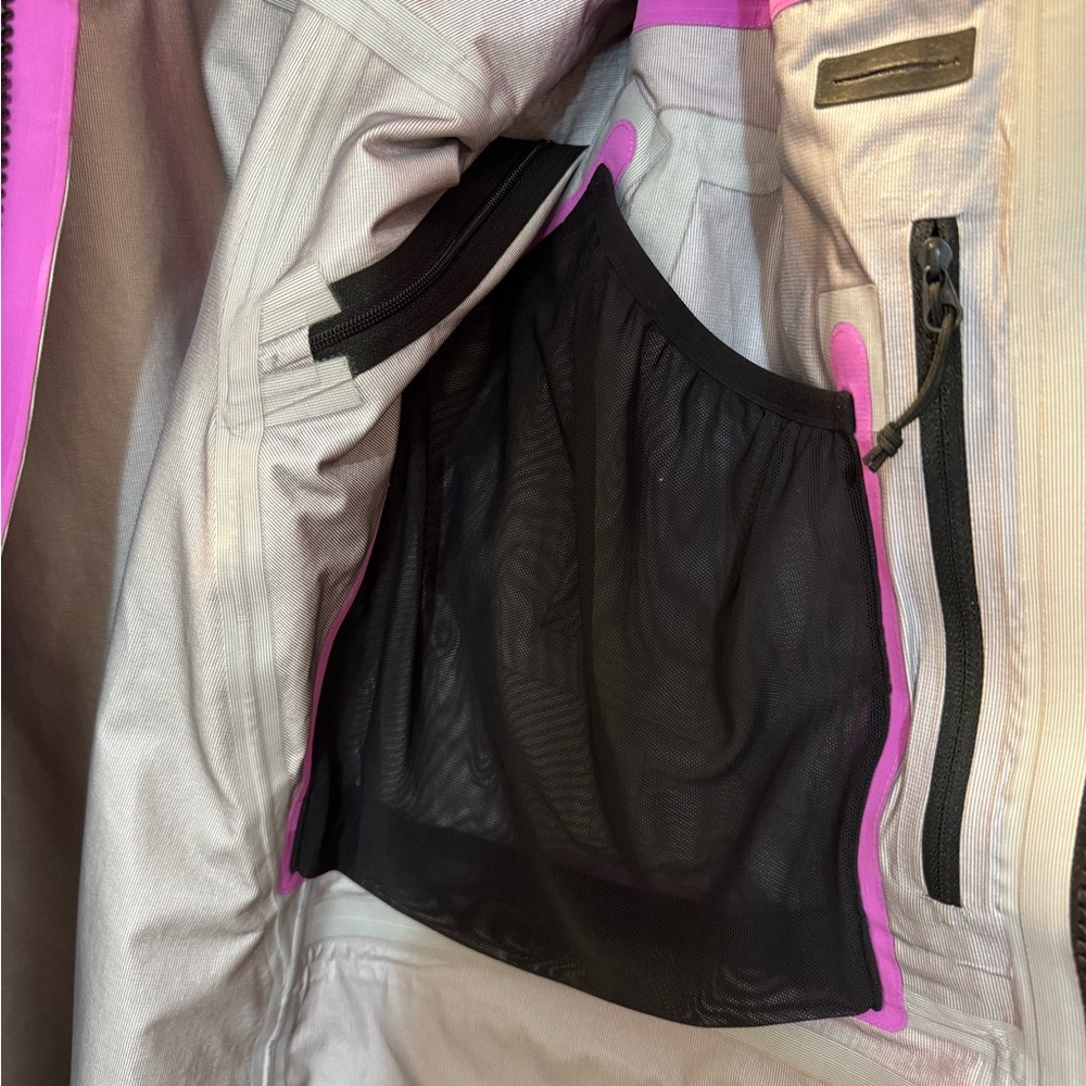 The North Face Women’s Bright Purple Ski Jacket with Hood - Picture 6 of 8